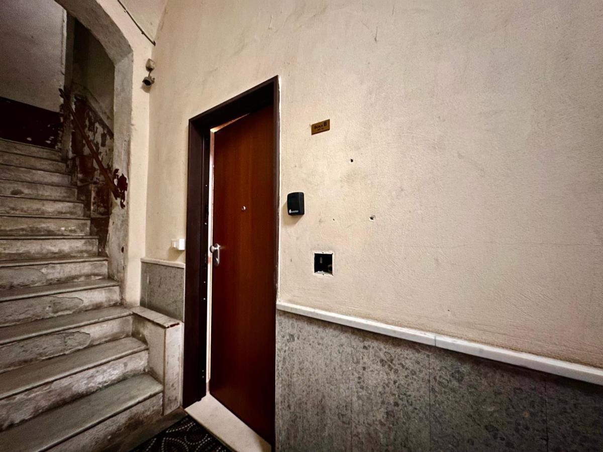 Window In The Stone Naples Hotel Luaran gambar