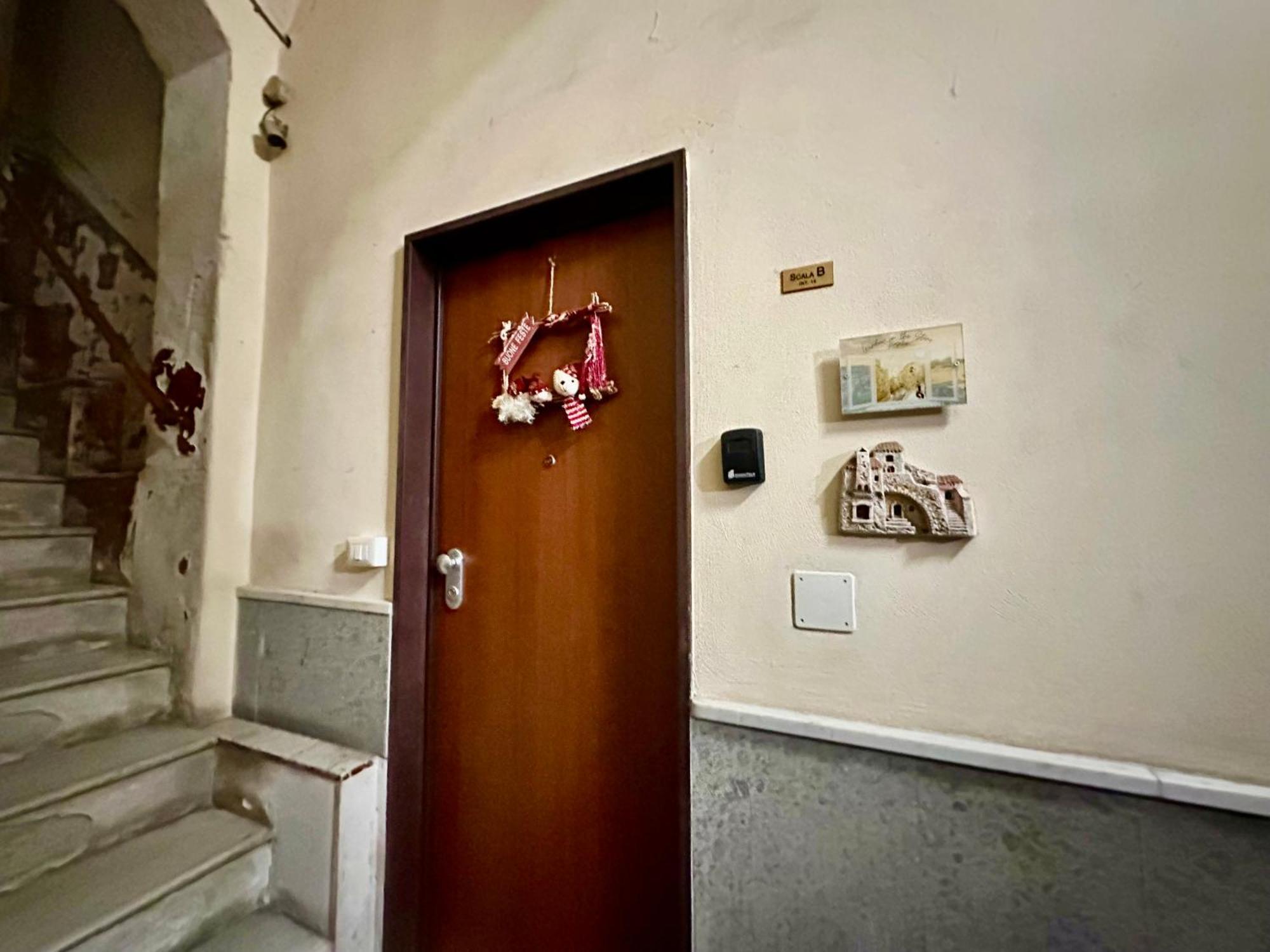 Window In The Stone Naples Hotel Luaran gambar